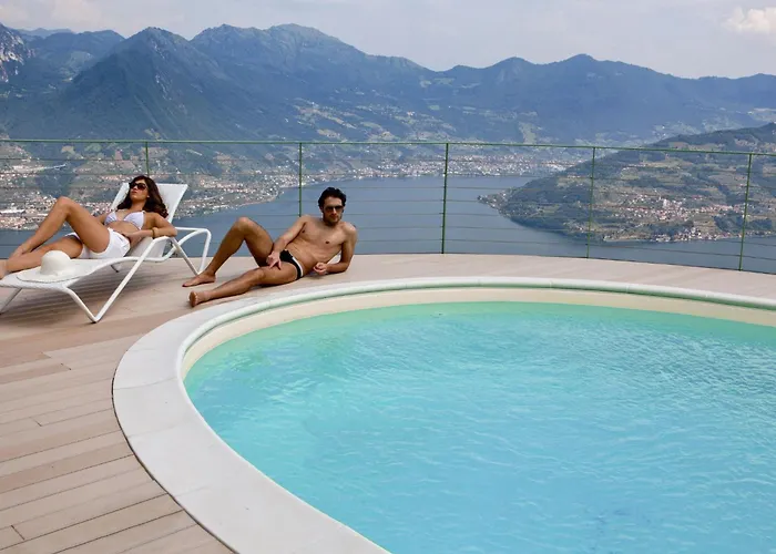 'cezanne By Interhome アパート Parzanica